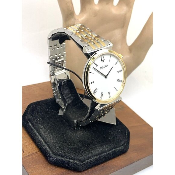 Bulova Men's Watch 98A233 Regatta Quartz White Dial Two Tone Gold Silver Steel - Picture 13 of 13